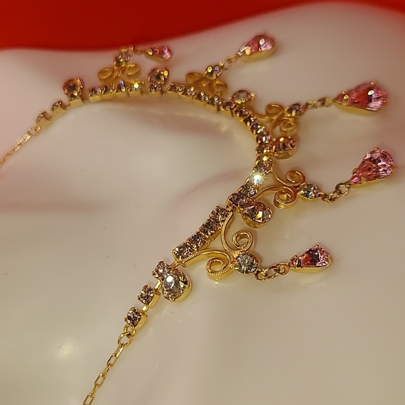 Necklace with gold color and faux stones looks very princess like - Picture 6 of 8